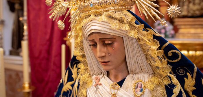 Detalles florales del culto en honor a María Santísima del Gran Perdón